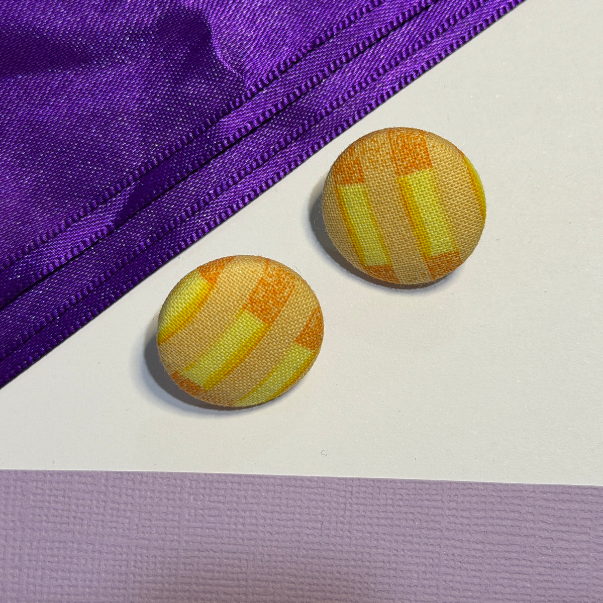 Fabric covered button earrings 23mm