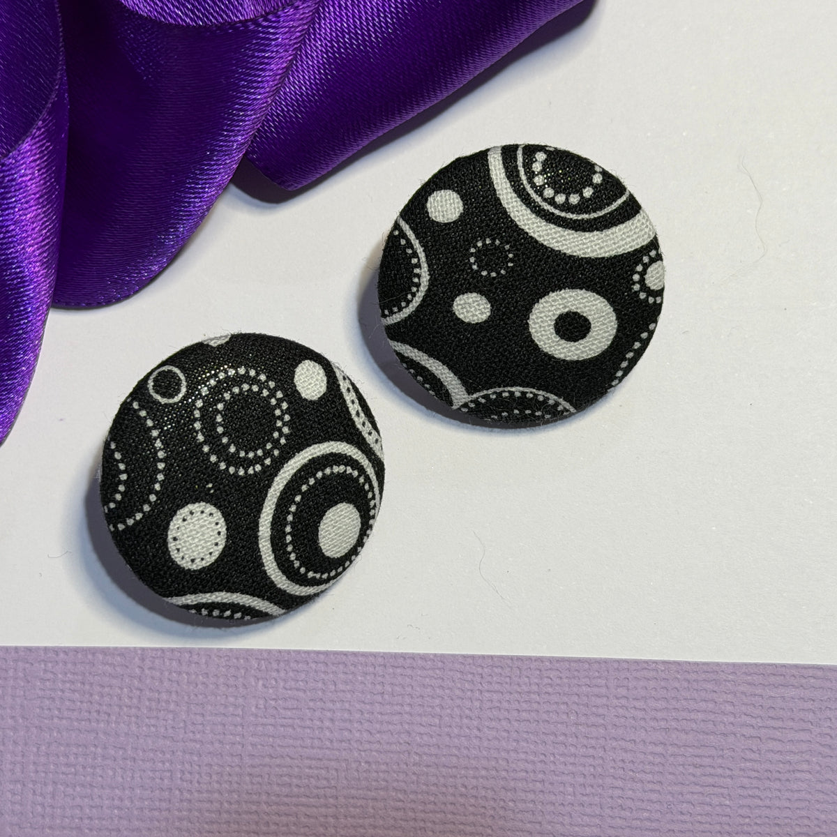 Fabric covered button earrings 27mm