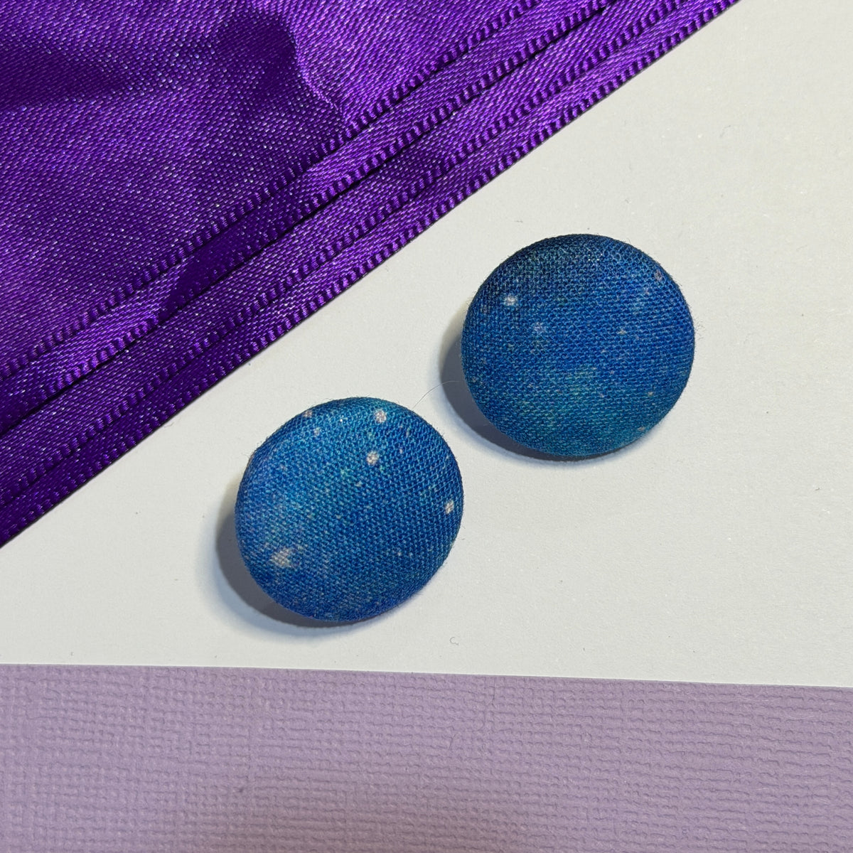 Fabric covered button earrings 23mm