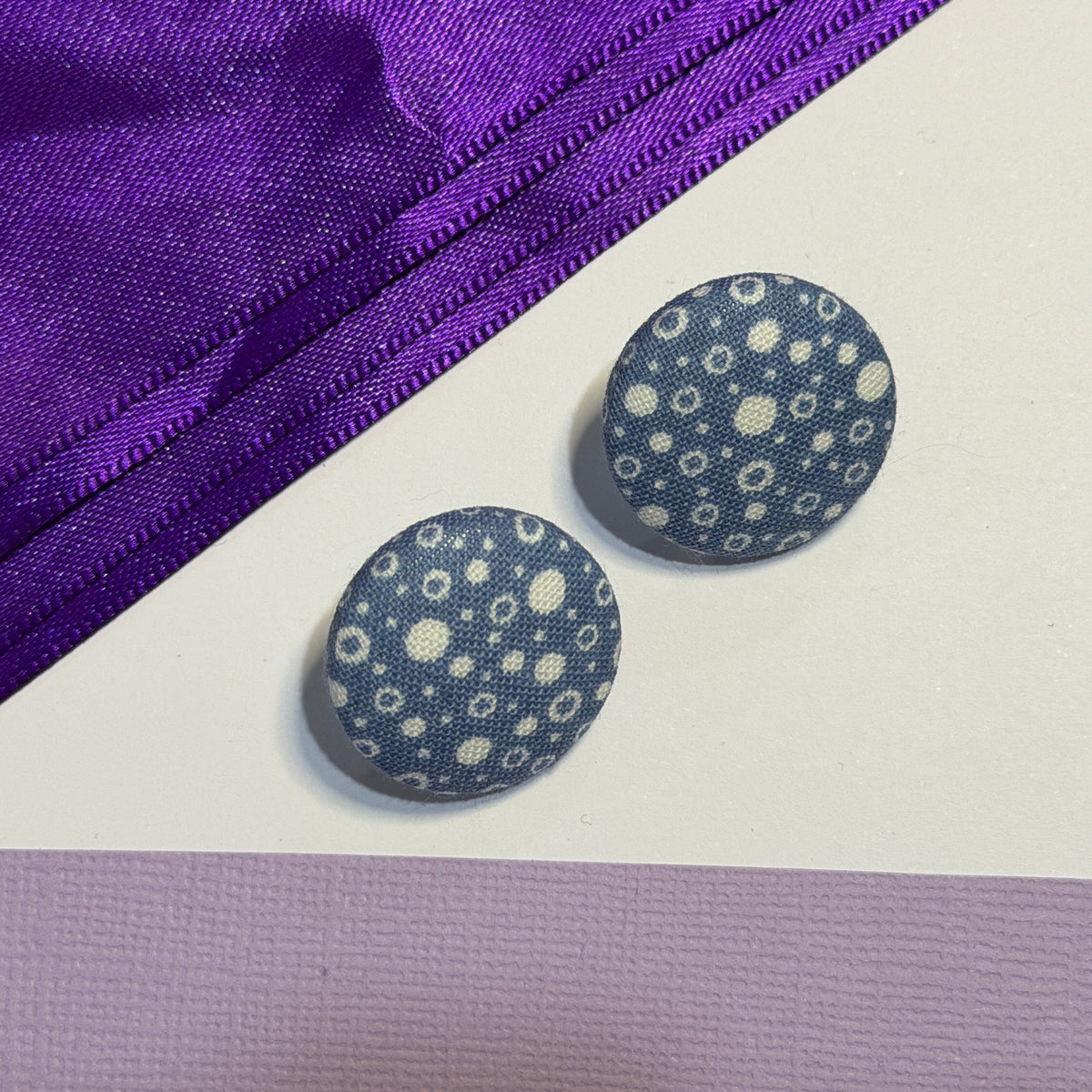 Fabric covered button earrings 23mm