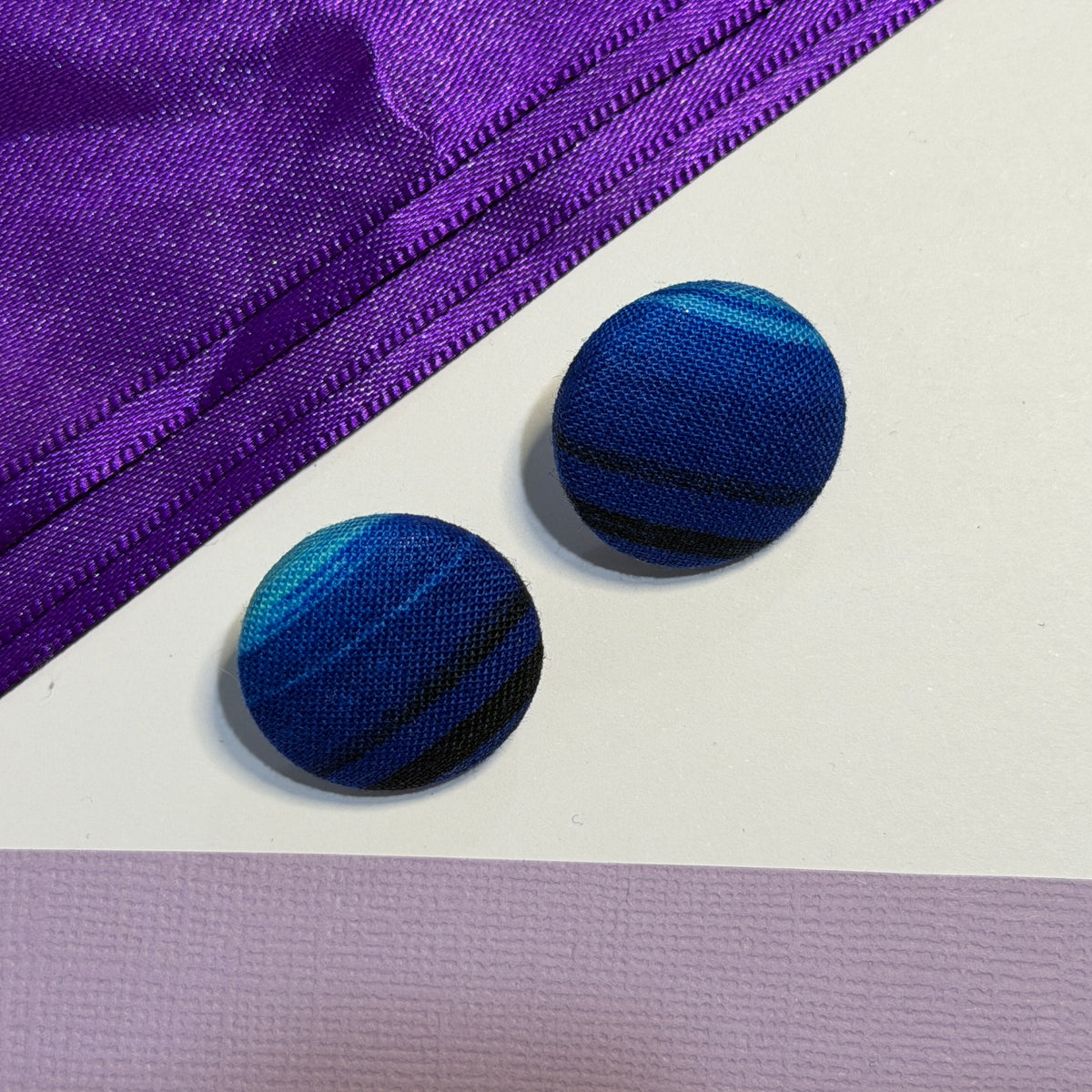 Fabric covered button earrings 23mm