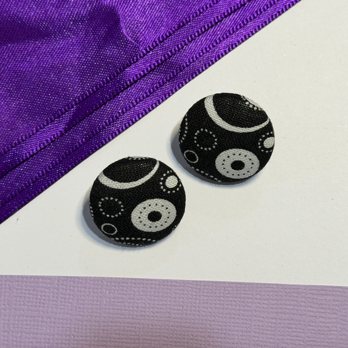 Fabric covered button earrings 23mm