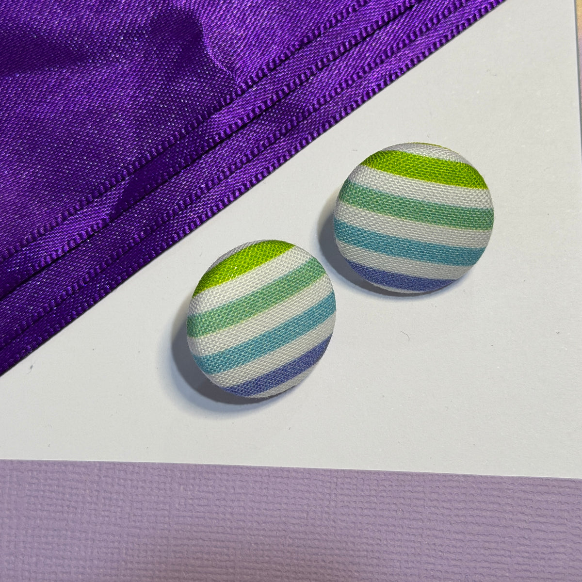 Fabric covered button earrings 23mm