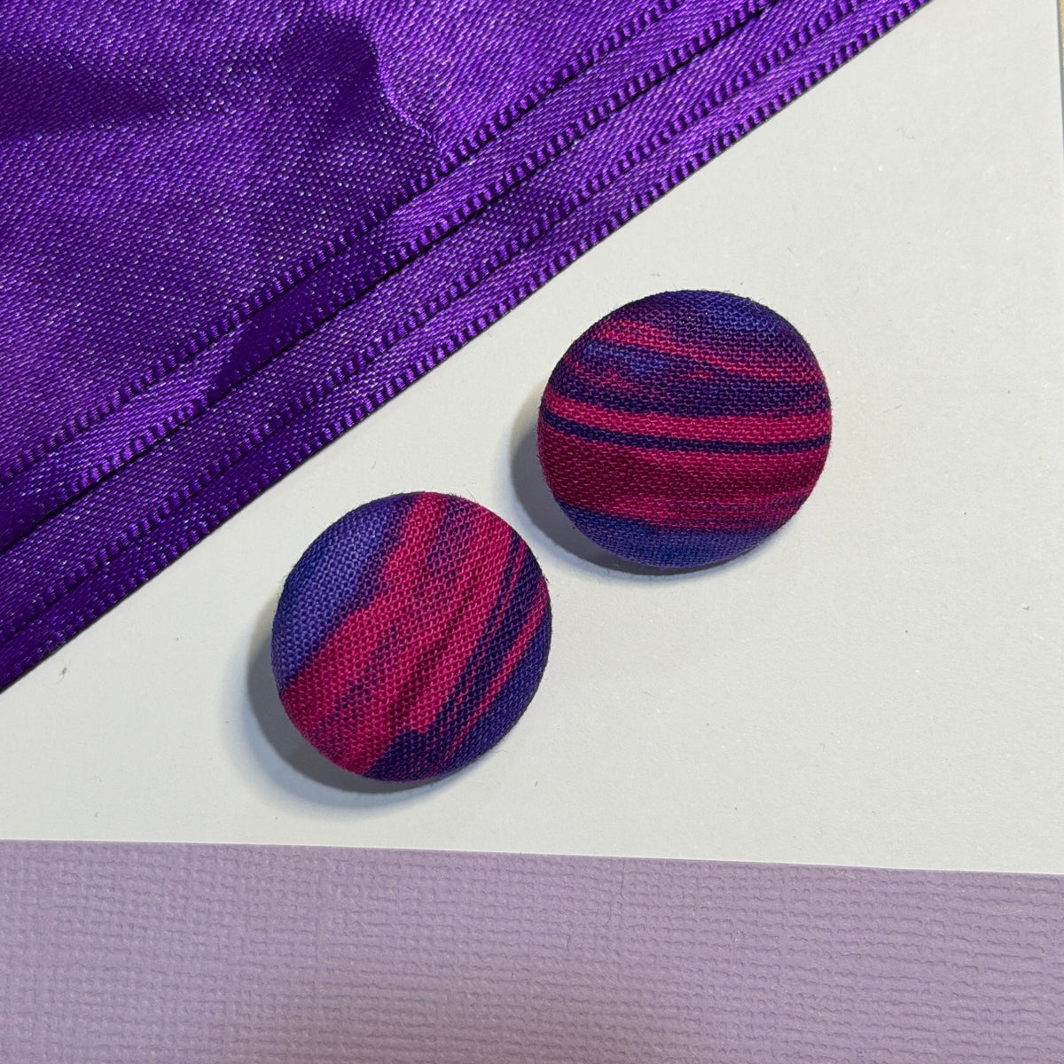 Fabric covered button earrings 23mm