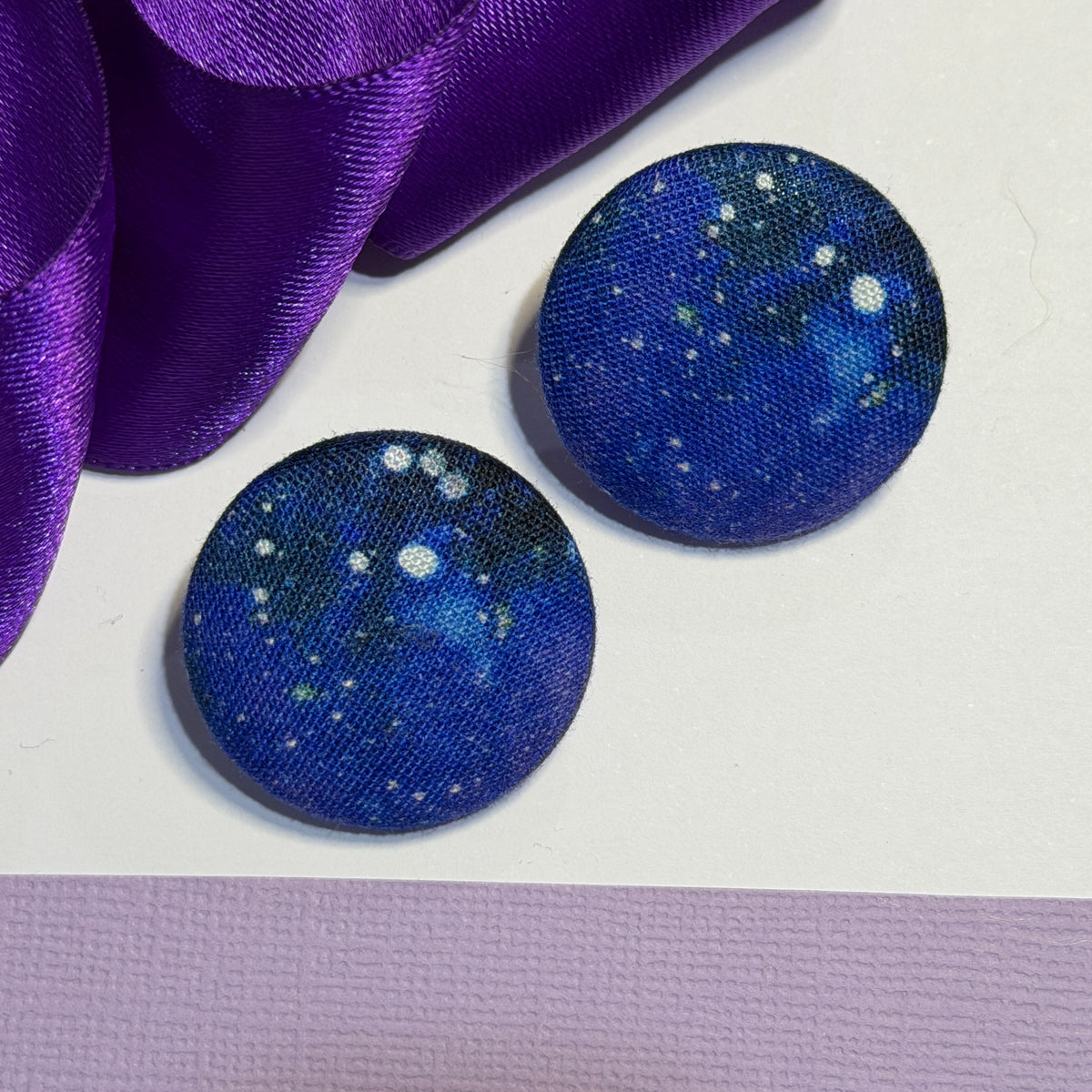 Fabric covered button earrings 27mm