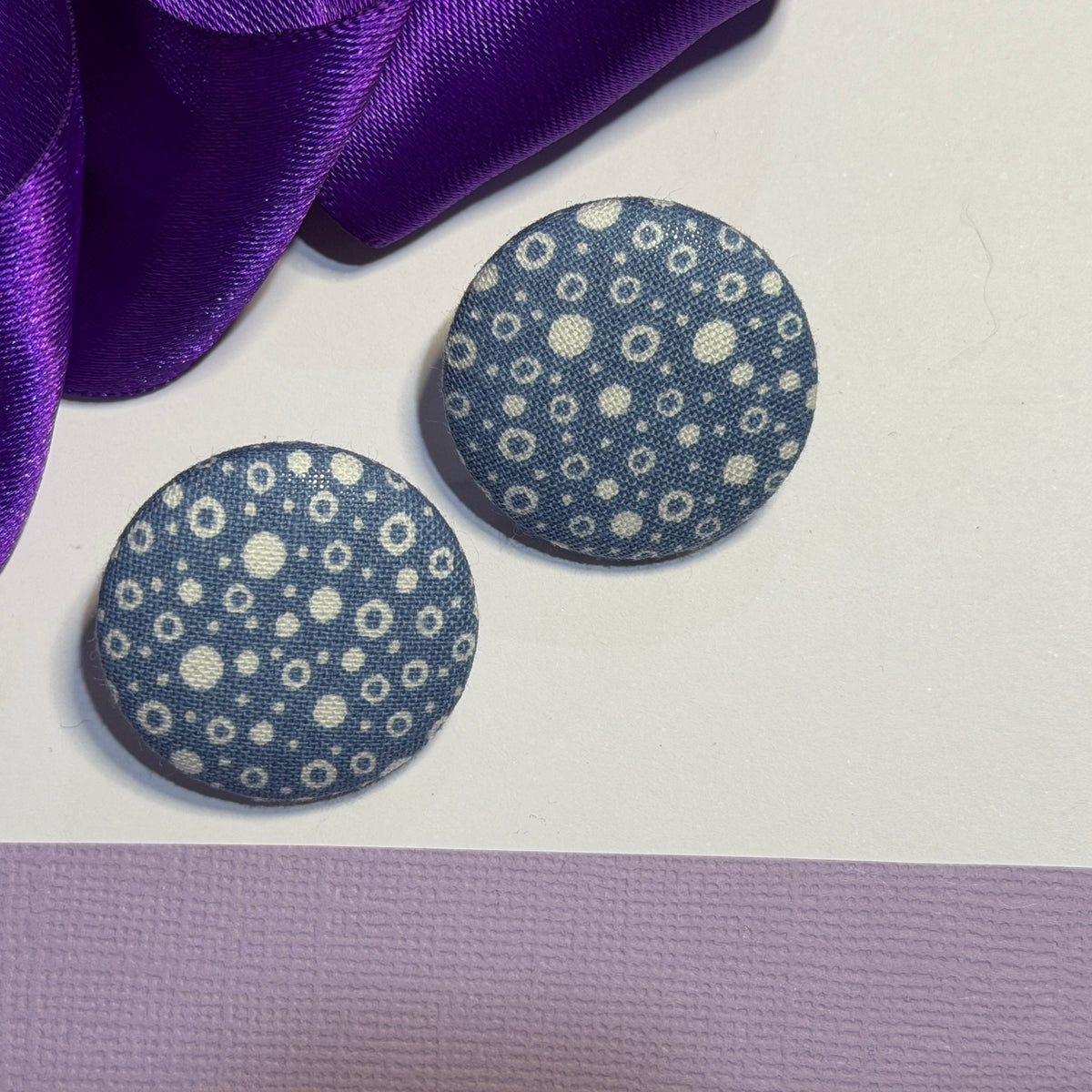 Fabric covered button earrings 27mm