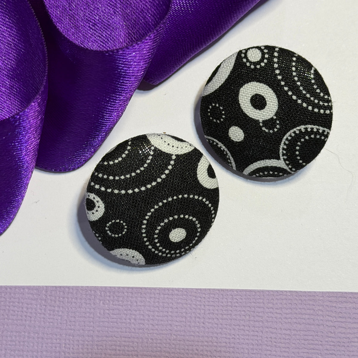 Fabric covered button earrings 27mm