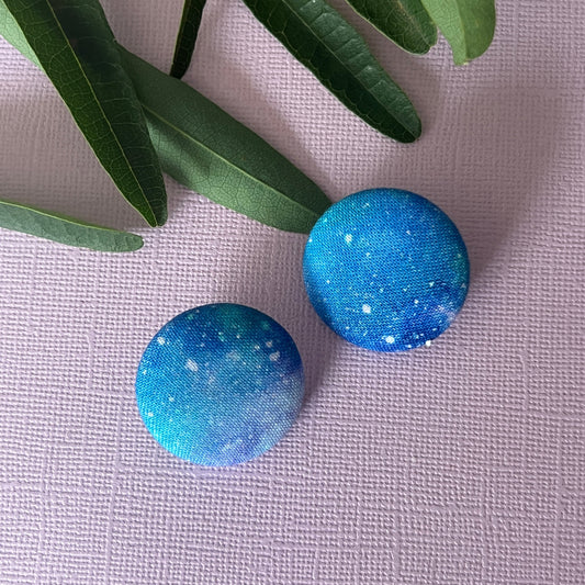 Fabric covered button earrings - Light blue